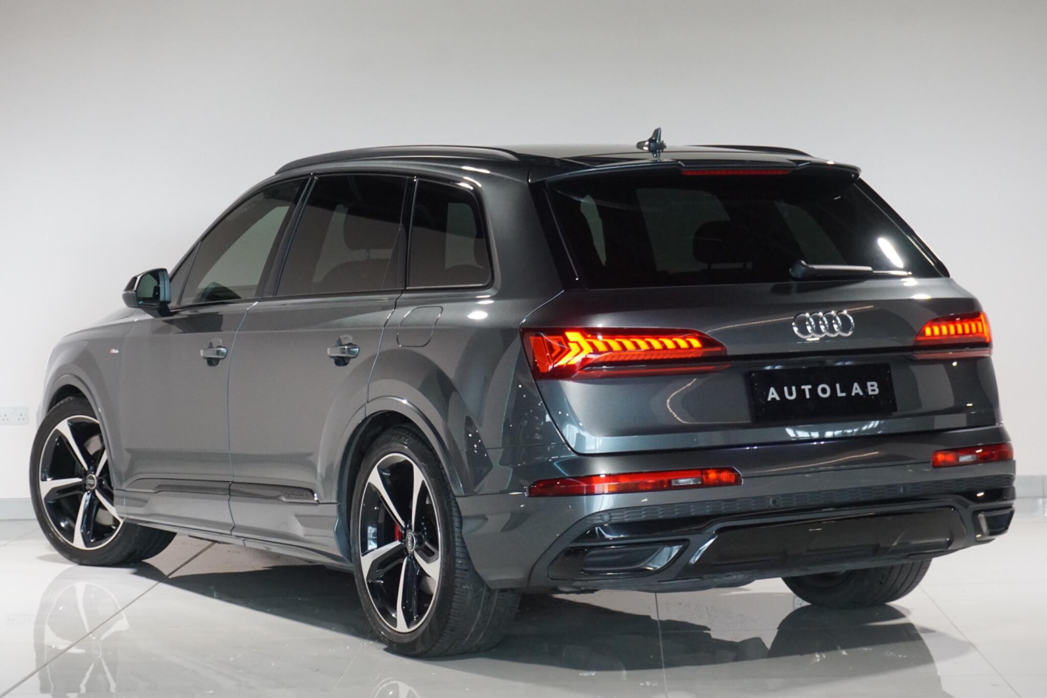 Audi Q7 3.0 TFSIe V6 55 Black Edition SUV 5dr Petrol Plug-in Hybrid Tiptronic quattro Euro 6 (s/s) 17.9kWh (381 ps)